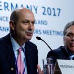 El dólar llegó a $23