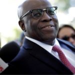 Político chino condenado a perpetua por corrupto