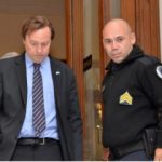 Baja el dólar, pero también las acciones argentinas