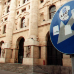 Más de 5.000 manifestantes toman el aeropuerto de Hong Kong