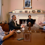 Presentaron el prototipo de una cabina de desinfección