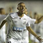 Un eficaz Lanús superó a la búsqueda constante de Vélez y llegó a la final