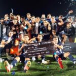 Ciclista herido al chocar con un auto estacionado