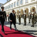 Turistas extranjeros podrán vender hasta US$ 5.000 al tipo de cambio financiero