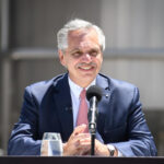 Zelenski, en el aniversario del comienzo de la guerra: «Ucrania derrotará a todos»