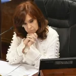 Francia: se aprobó en el senado la reforma previsional impulsada por Macron y crece la tensión en las calles