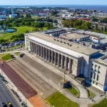 Primer encuentro de las «Cyborgs» en la ciudad