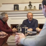 Disponen por decreto el aumento a docentes, que cobrarán este viernes