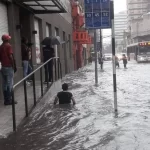 Devaluación en Brasil: el dólar quedó al borde de la barrera de los seis reales, un récord histórico