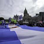 Vélez goleó a Olimpia en su visita a Paraguay y es líder del Grupo H 