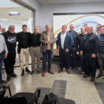 Chris Martin, cantante de Coldplay, lanzó una irónica advertencia a sus fans tras el escándalo de infidelidad que se volvió viral