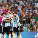 El terrible accidente que sufrió el cantante de Dale Q’ Va en pleno show cuando se rompió el escenario