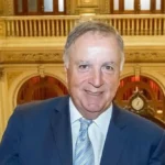 Llaryora encabezó el egreso de más de 500 nuevos policías y anunció nuevas inversiones